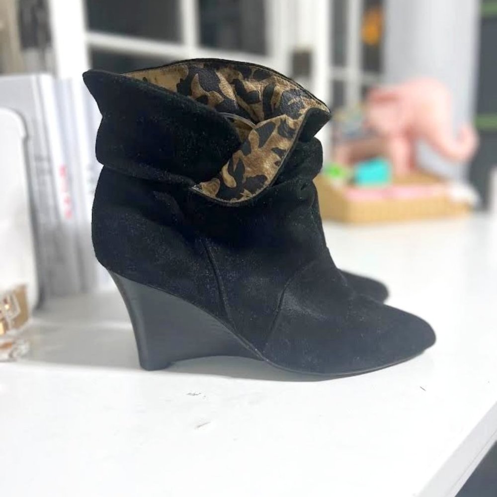 Caressa Black Suede Wedge Ankle Booties with Leopard Leather Lining - Size 9